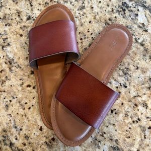 Universal Thread sandals